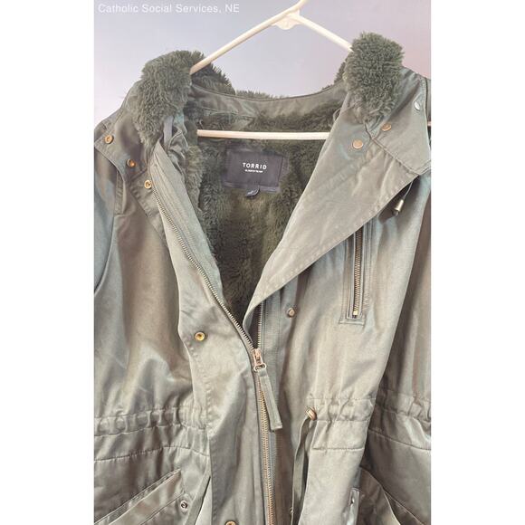 Torrid Olive Green Twill Faux Fur Hooded Anorak Winter Parka Jacket Size‎ 1 - Picture 11 of 12